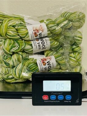 10NWT Fancy Wool Yarn ~500g 85%Australian Wool 🐑 10% Camel 🐪 5%Anti-Pilling Fibe